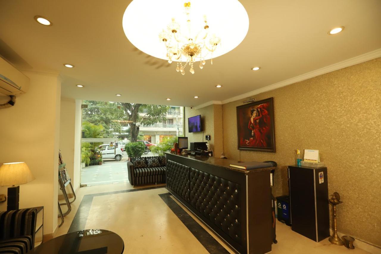 Hotel Capitol Hills - Greater Kailash Delhi นิวเดลี ภายนอก รูปภาพ