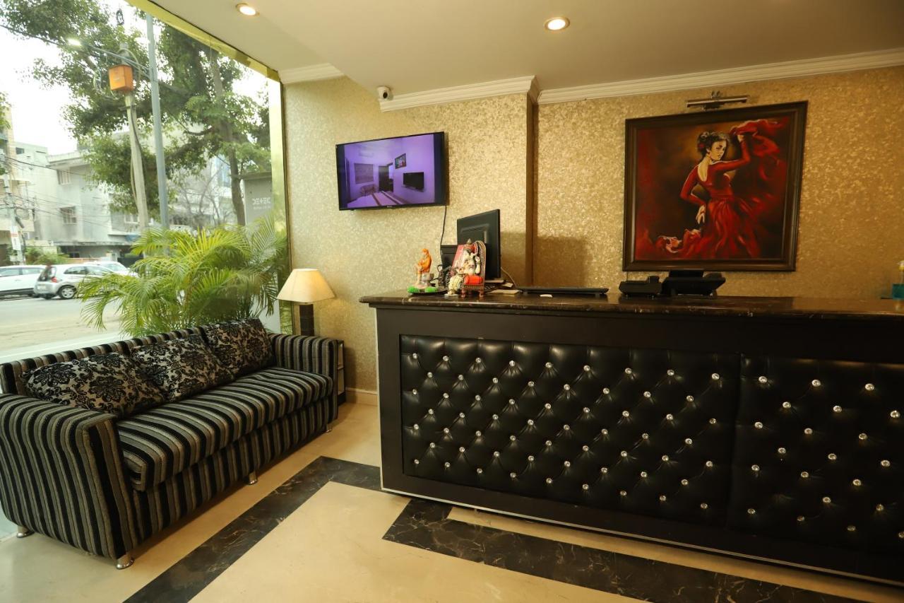 Hotel Capitol Hills - Greater Kailash Delhi นิวเดลี ภายนอก รูปภาพ
