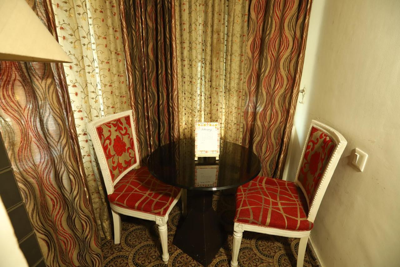 Hotel Capitol Hills - Greater Kailash Delhi นิวเดลี ภายนอก รูปภาพ