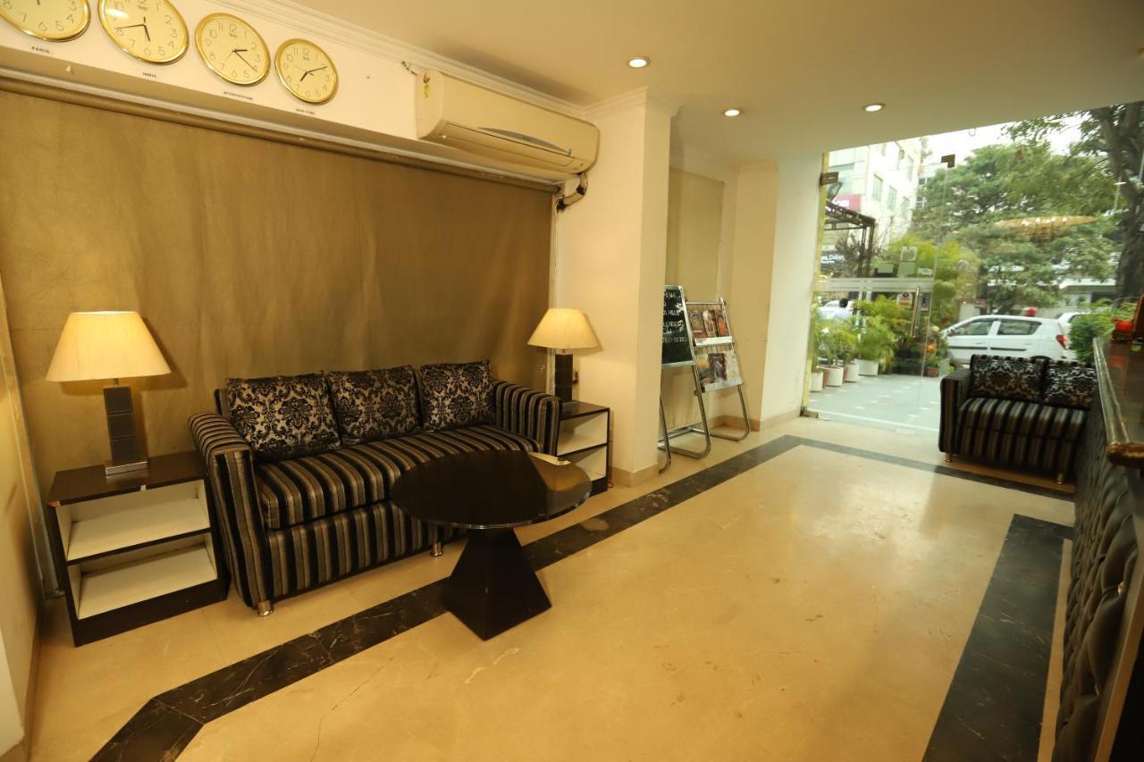 Hotel Capitol Hills - Greater Kailash Delhi นิวเดลี ภายนอก รูปภาพ