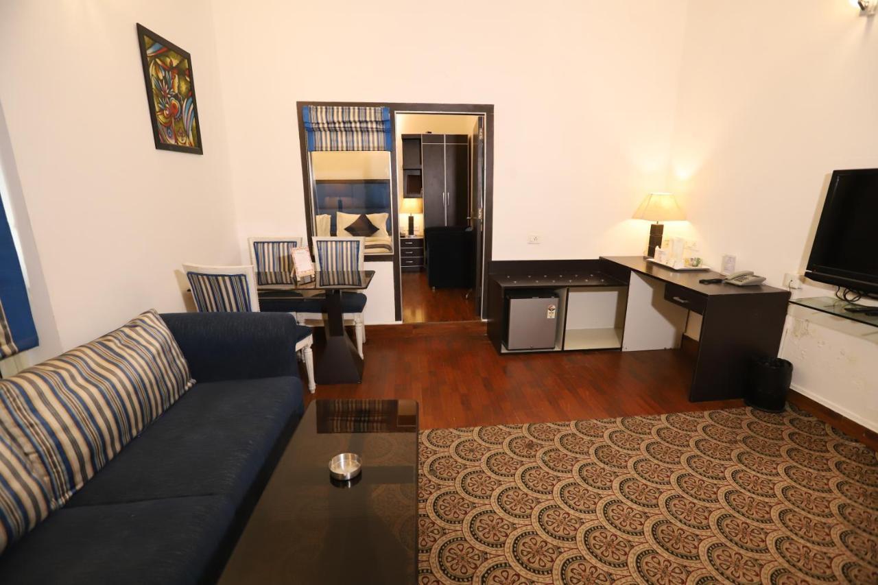 Hotel Capitol Hills - Greater Kailash Delhi นิวเดลี ภายนอก รูปภาพ
