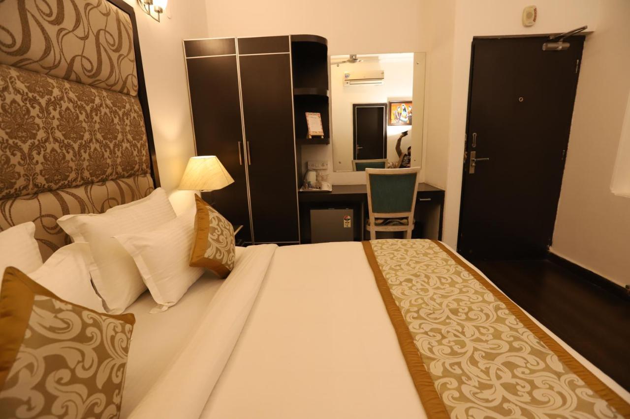 Hotel Capitol Hills - Greater Kailash Delhi นิวเดลี ภายนอก รูปภาพ