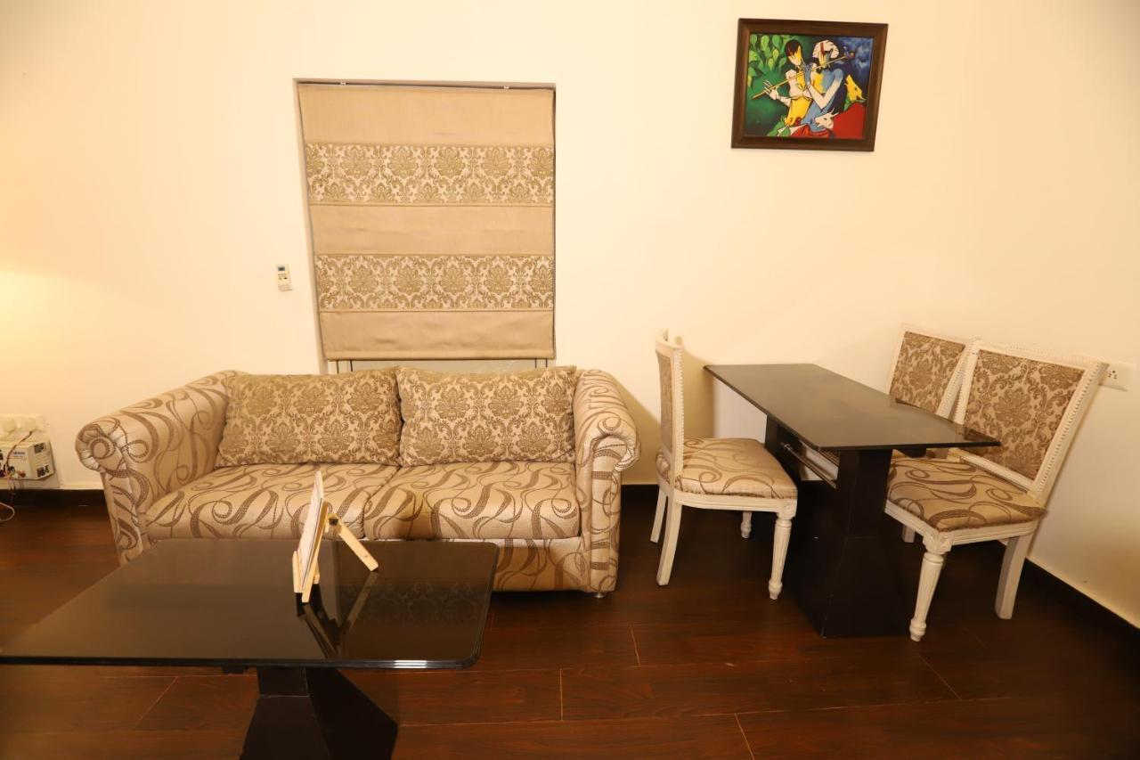 Hotel Capitol Hills - Greater Kailash Delhi นิวเดลี ภายนอก รูปภาพ