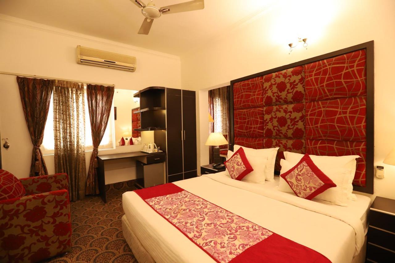 Hotel Capitol Hills - Greater Kailash Delhi นิวเดลี ภายนอก รูปภาพ