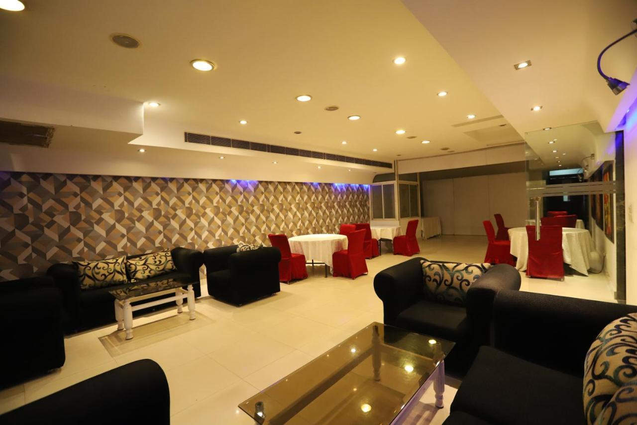 Hotel Capitol Hills - Greater Kailash Delhi นิวเดลี ภายนอก รูปภาพ