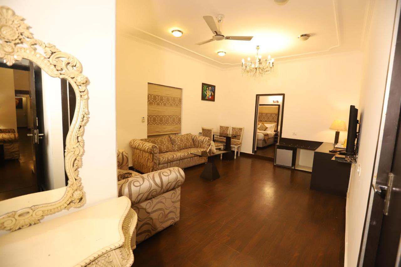 Hotel Capitol Hills - Greater Kailash Delhi นิวเดลี ภายนอก รูปภาพ