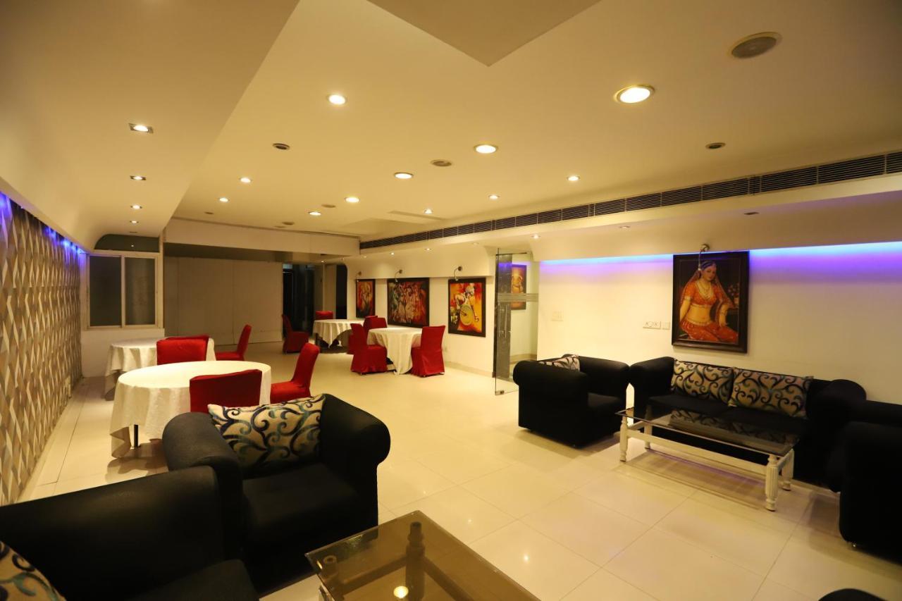 Hotel Capitol Hills - Greater Kailash Delhi นิวเดลี ภายนอก รูปภาพ